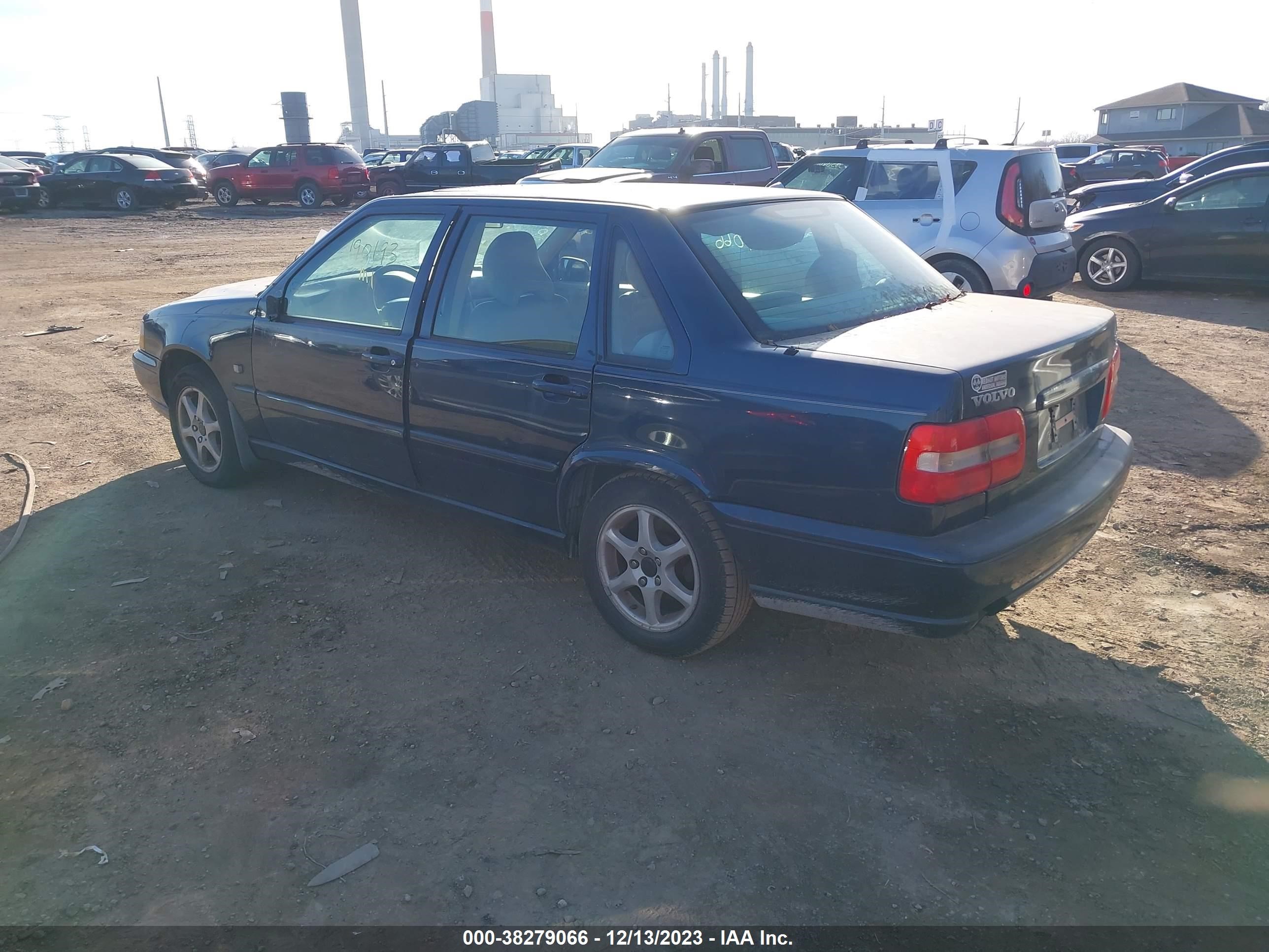 Photo 2 VIN: YV1LS61J5Y2630379 - VOLVO S70 