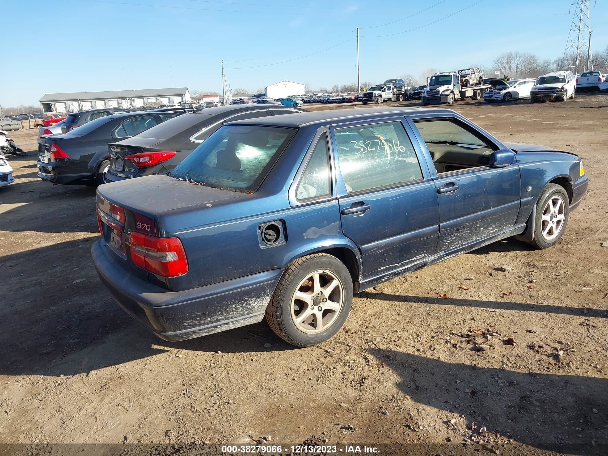 Photo 3 VIN: YV1LS61J5Y2630379 - VOLVO S70 