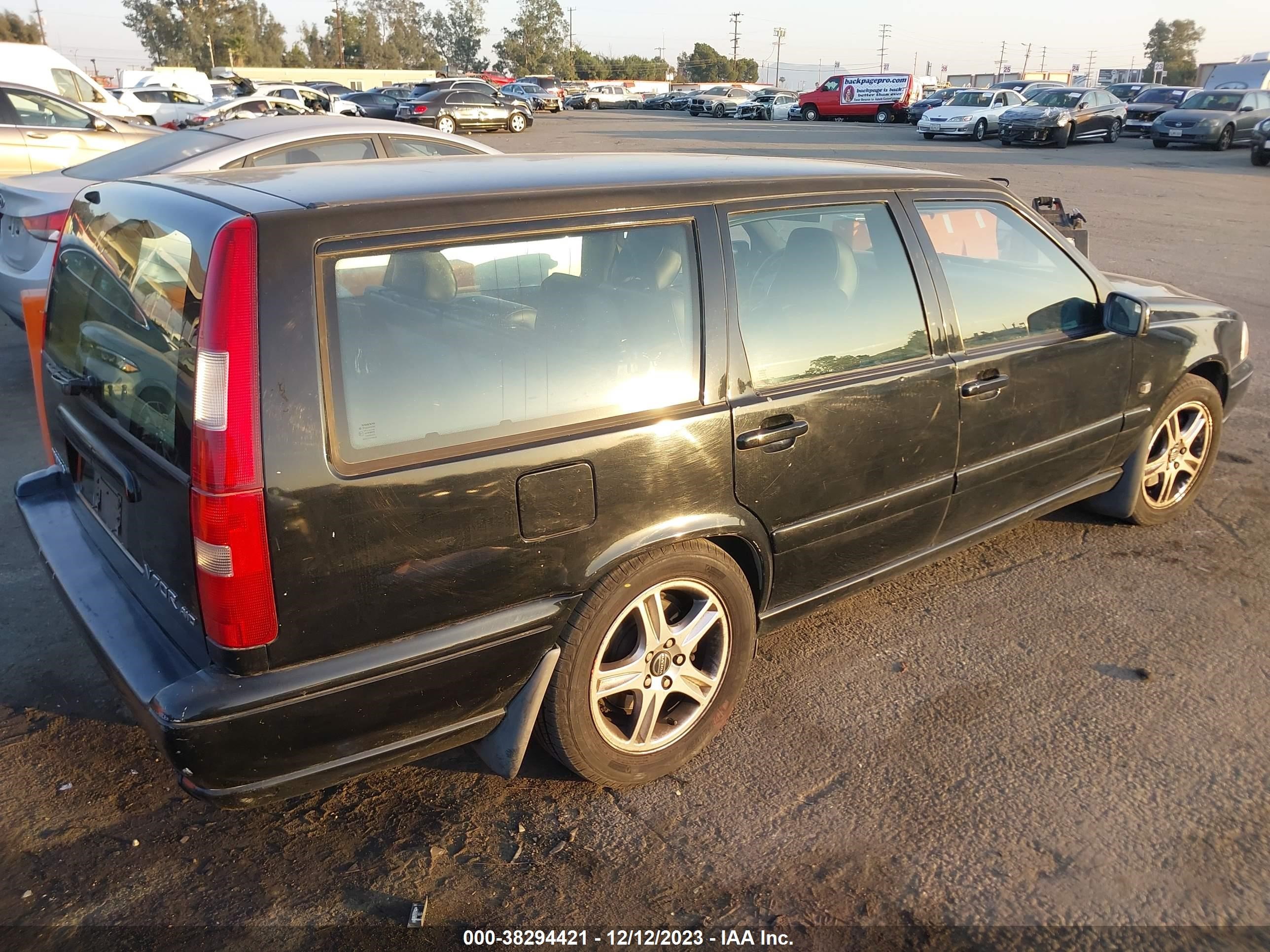 Photo 3 VIN: YV1LV62D9X2575935 - VOLVO V70 