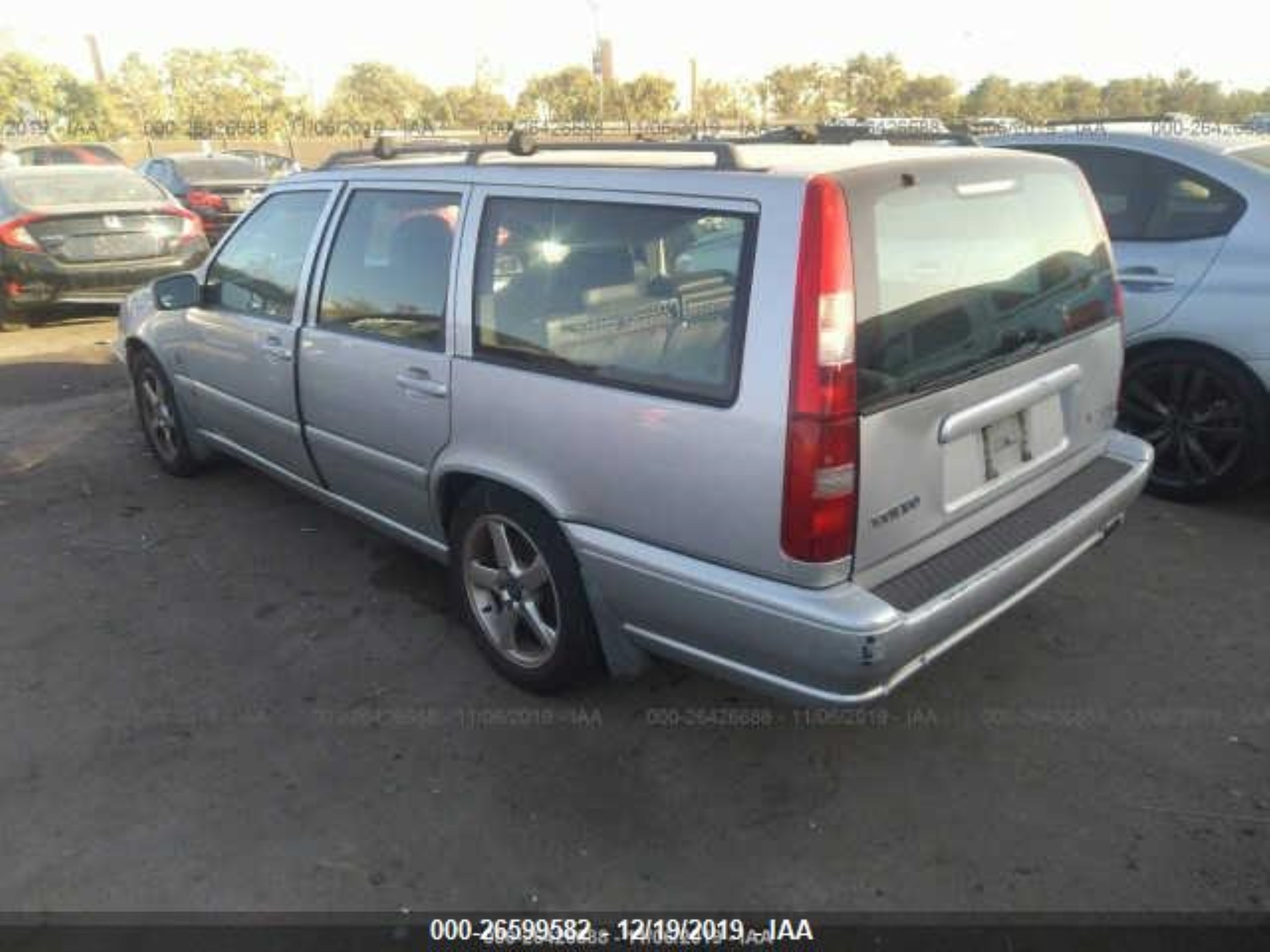 Photo 2 VIN: YV1LW524XW2448794 - VOLVO V70 