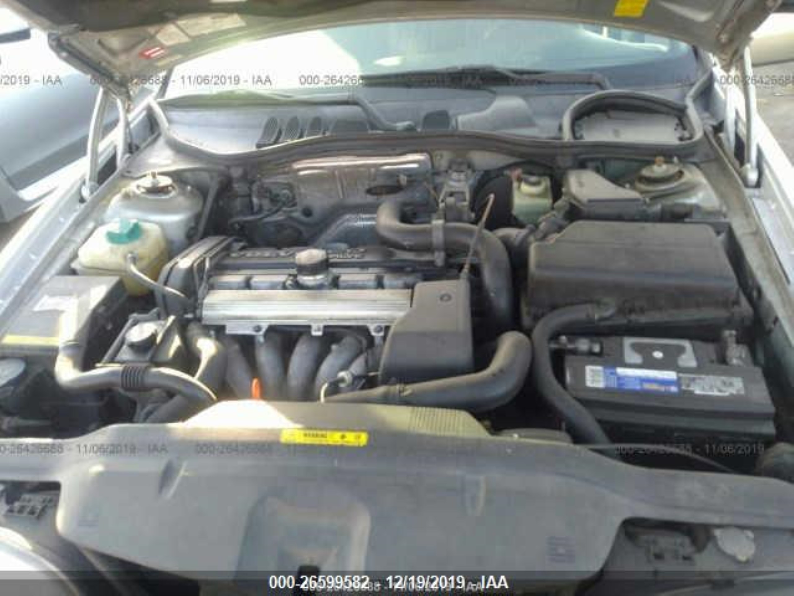 Photo 9 VIN: YV1LW524XW2448794 - VOLVO V70 