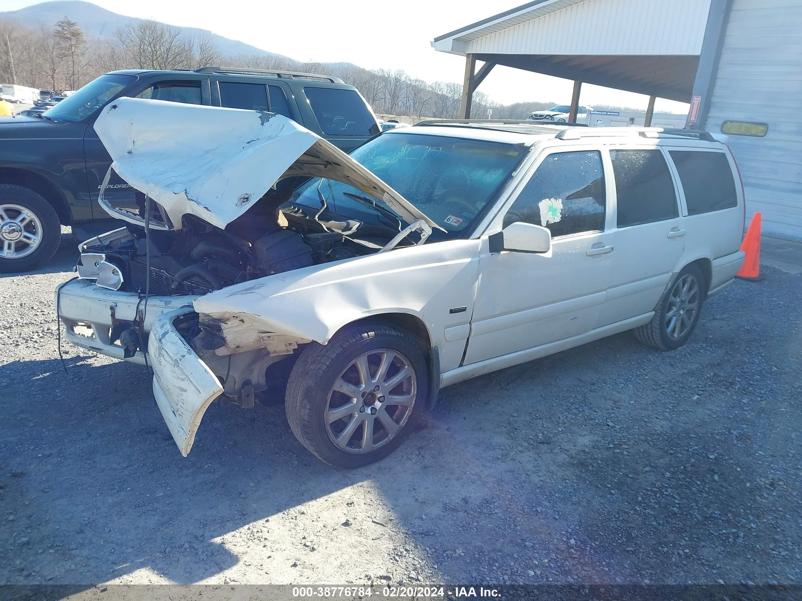 Photo 1 VIN: YV1LW537XW2401094 - VOLVO V70 