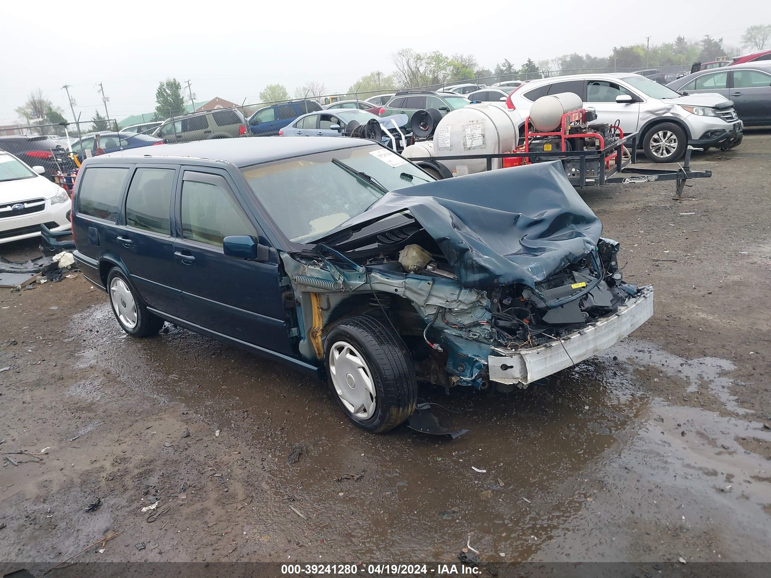 Photo 0 VIN: YV1LW5537W2354374 - VOLVO V70 