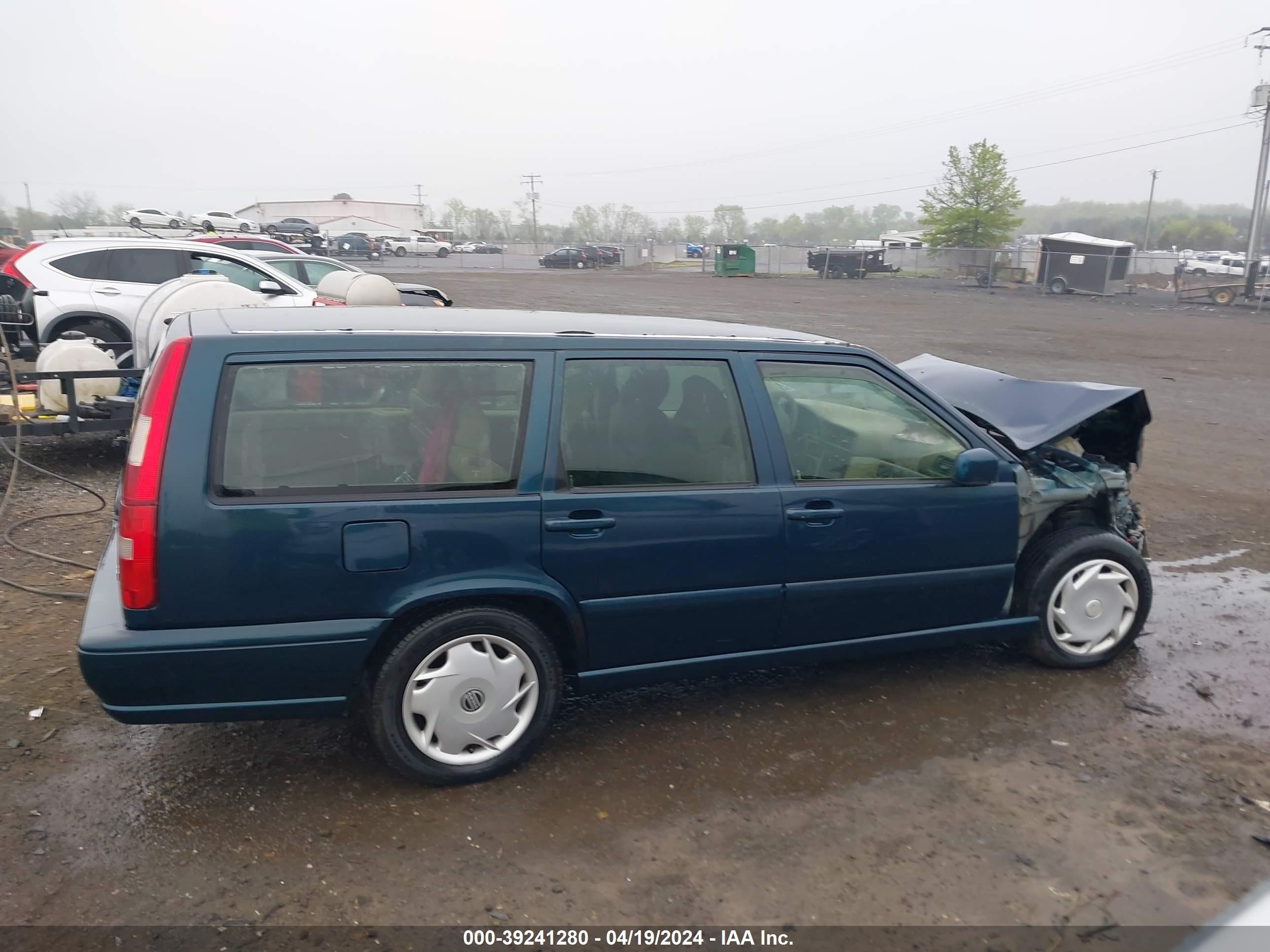 Photo 12 VIN: YV1LW5537W2354374 - VOLVO V70 