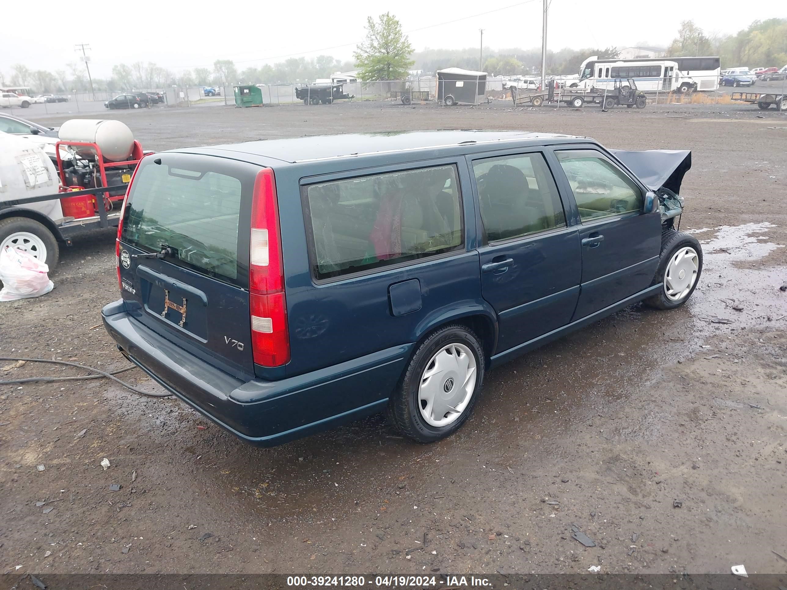 Photo 3 VIN: YV1LW5537W2354374 - VOLVO V70 