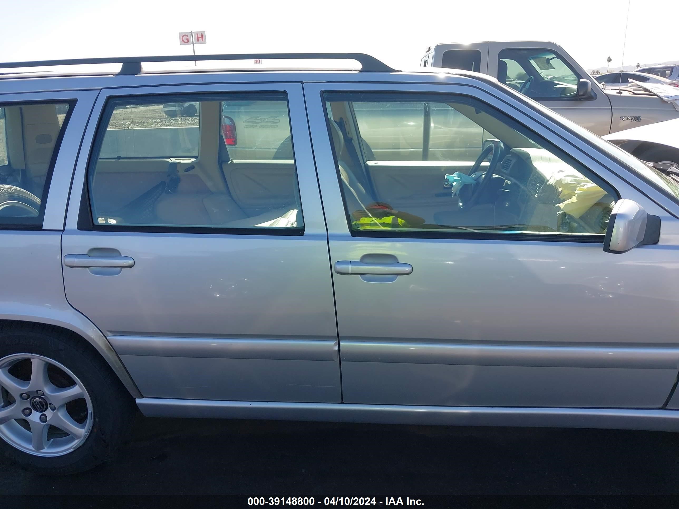 Photo 12 VIN: YV1LW5570W2523184 - VOLVO V70 