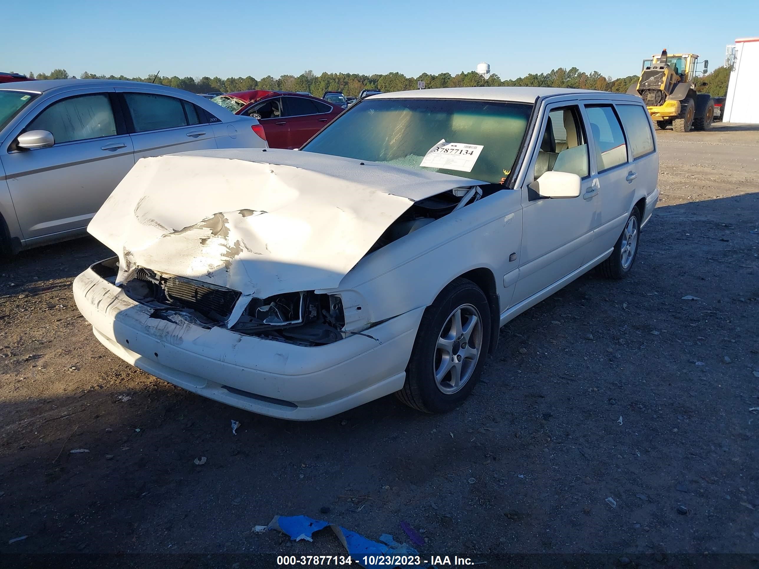 Photo 1 VIN: YV1LW55A0X2612377 - VOLVO V70 