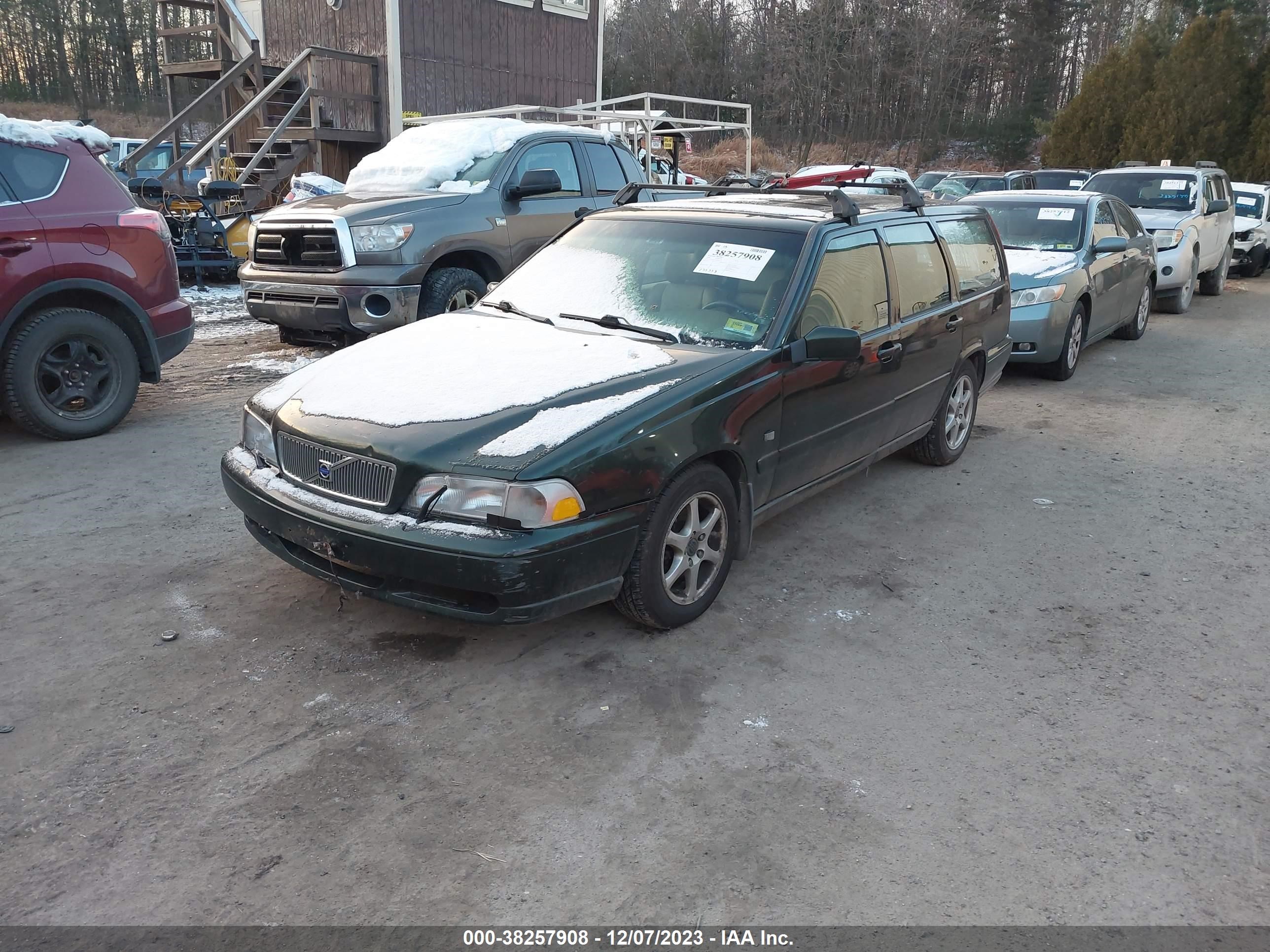 Photo 1 VIN: YV1LW55A5X2621334 - VOLVO V70 