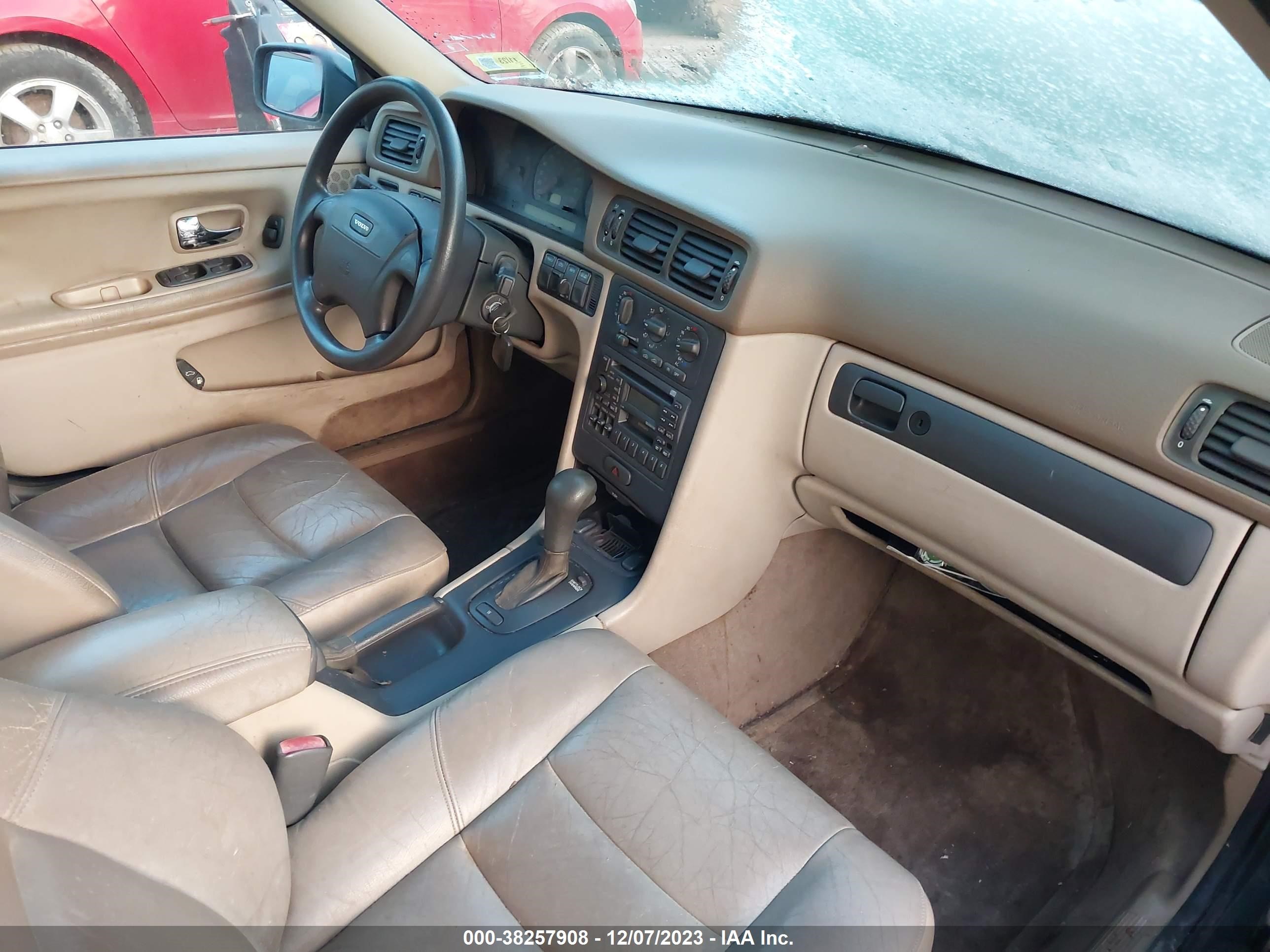 Photo 4 VIN: YV1LW55A5X2621334 - VOLVO V70 