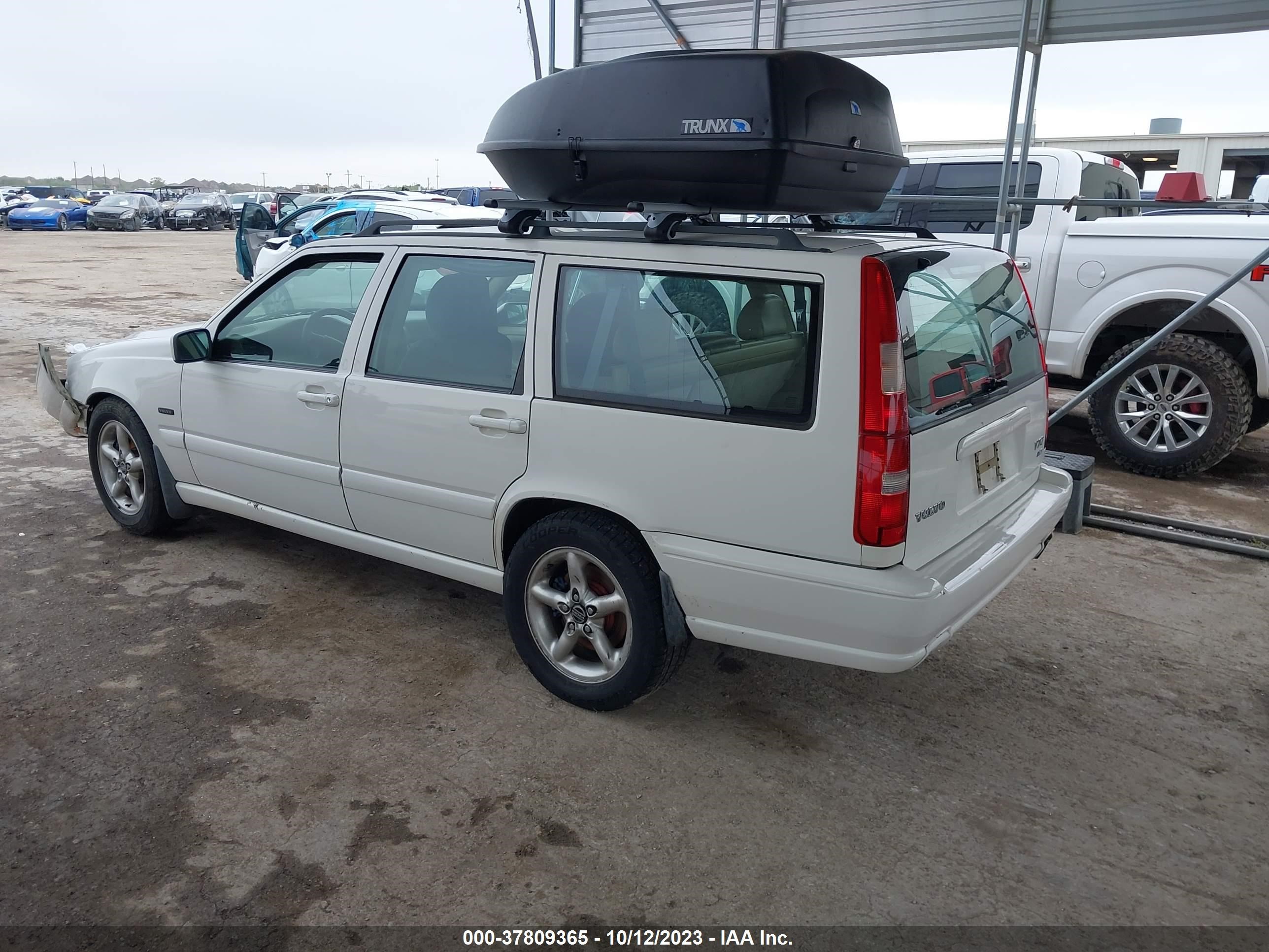 Photo 2 VIN: YV1LW5641W2410851 - VOLVO V70 