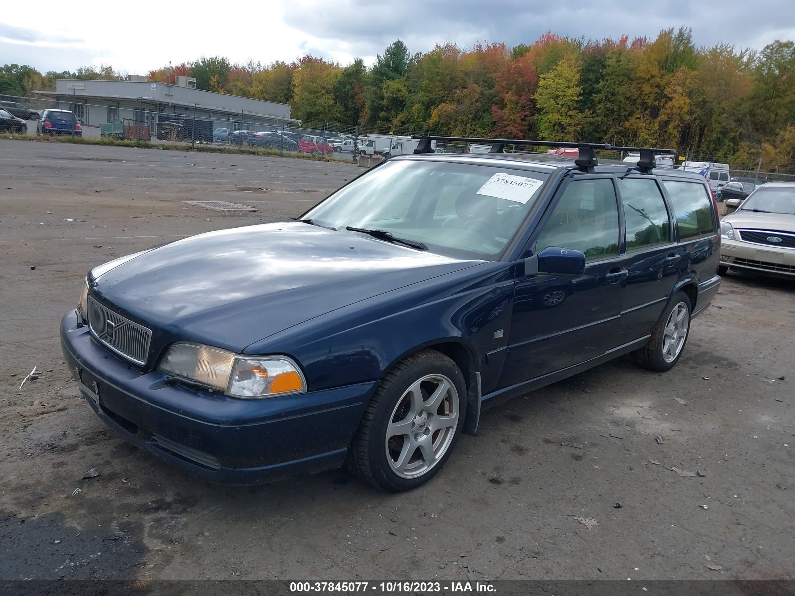 Photo 1 VIN: YV1LW5670W2444547 - VOLVO V70 