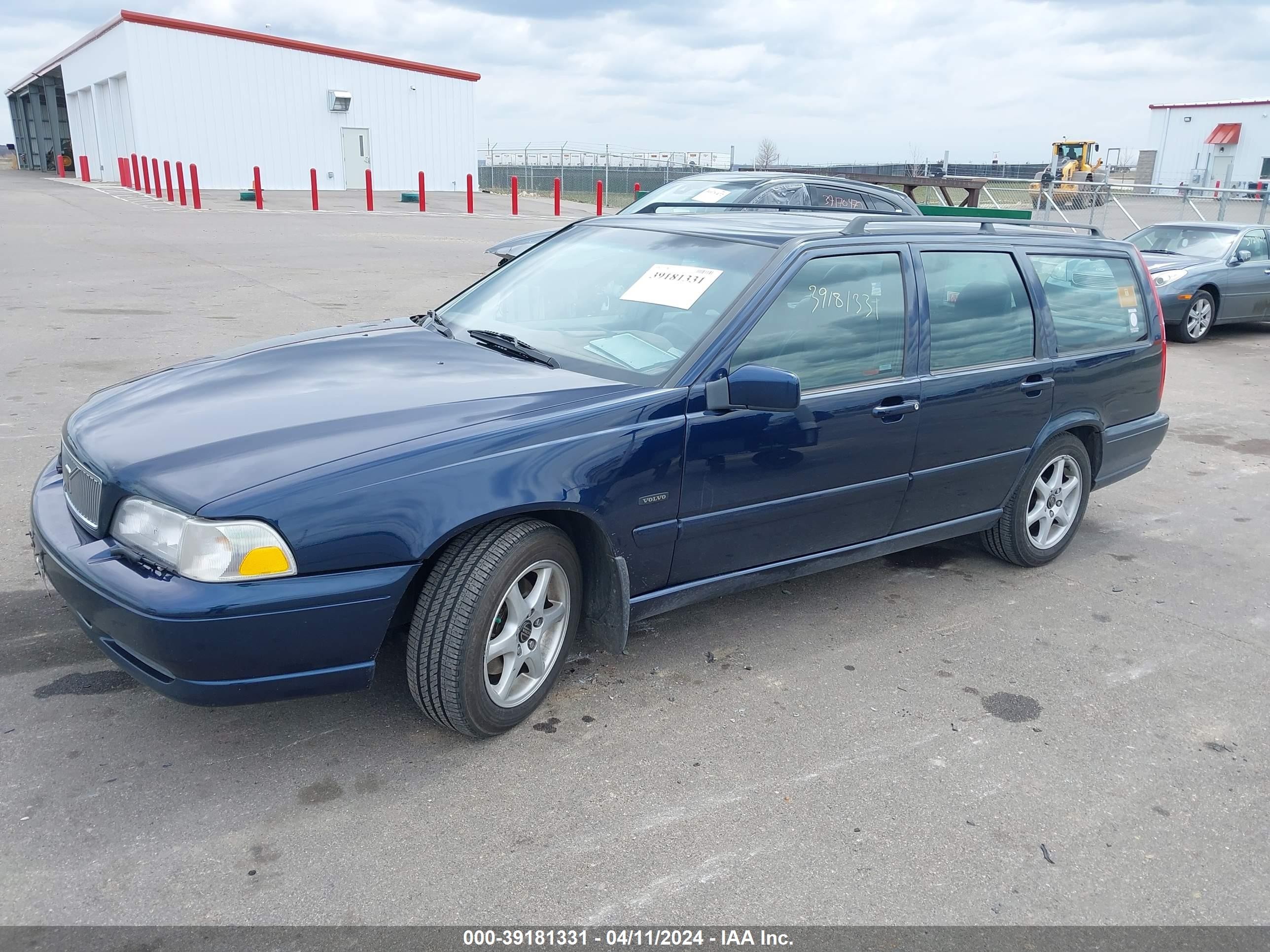 Photo 1 VIN: YV1LW5671W2446792 - VOLVO V70 