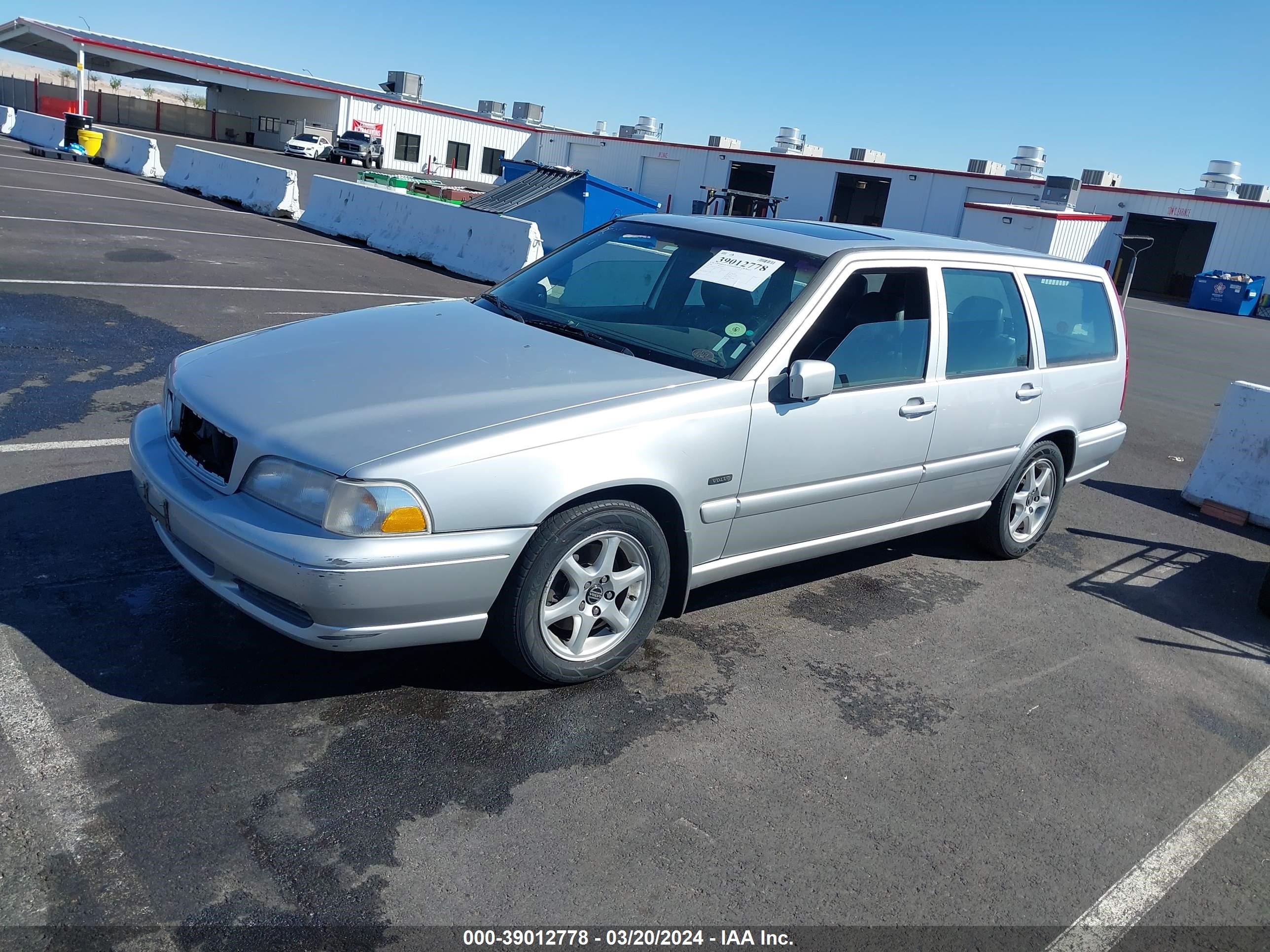 Photo 1 VIN: YV1LW567XW2446872 - VOLVO V70 