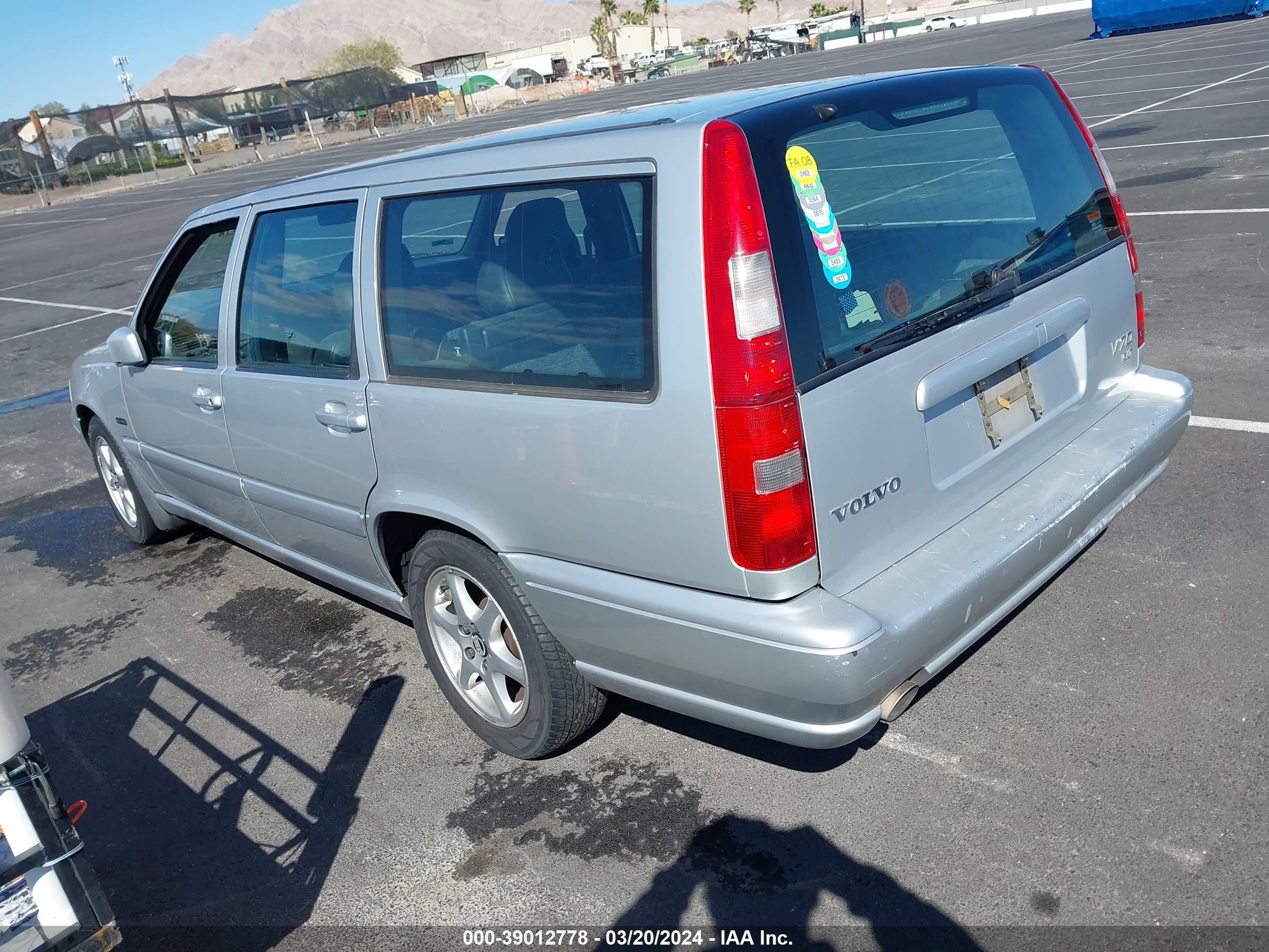 Photo 2 VIN: YV1LW567XW2446872 - VOLVO V70 