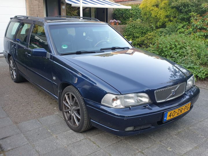 Photo 0 VIN: YV1LW56C2X2615271 - VOLVO V70 