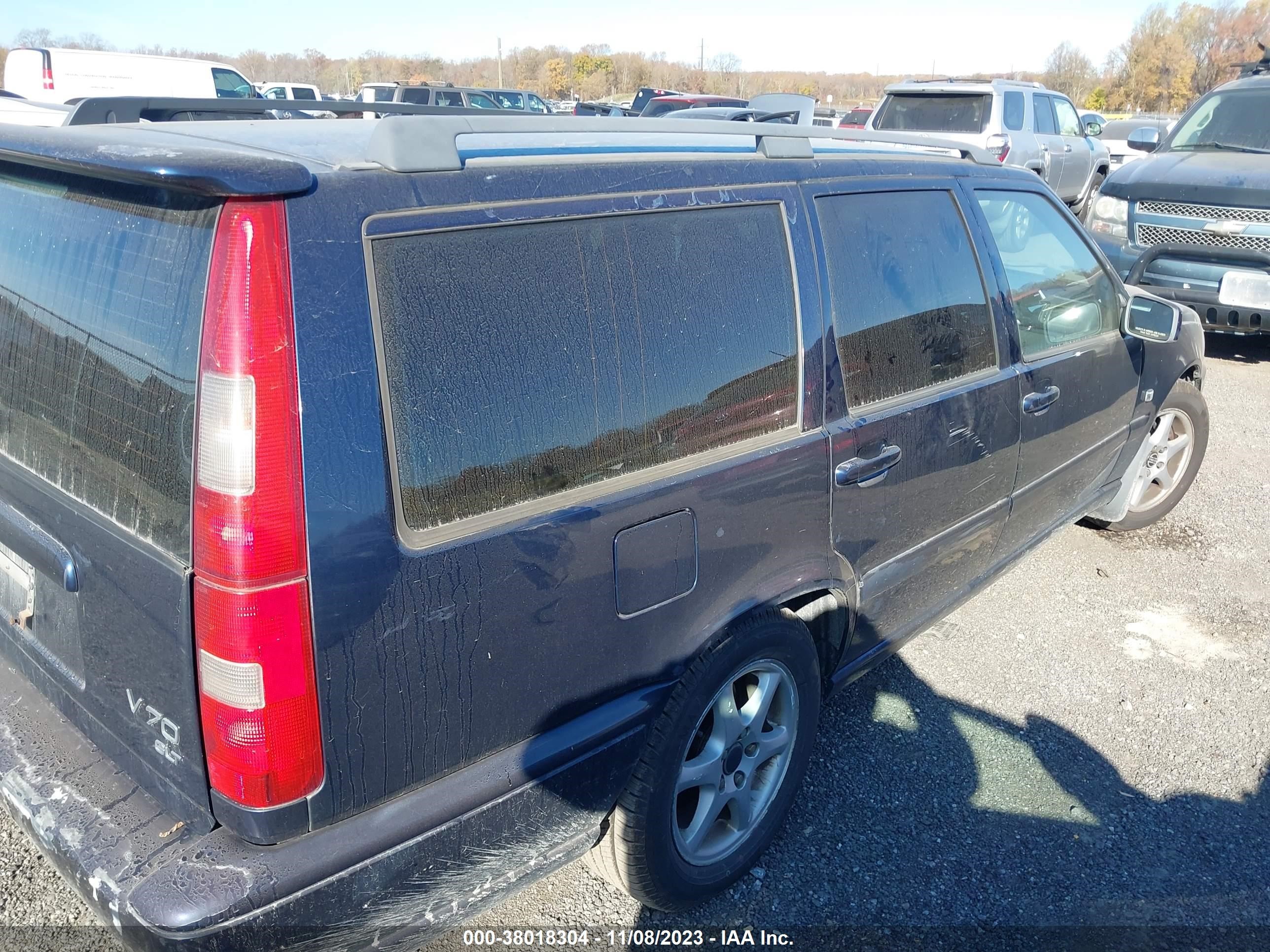 Photo 3 VIN: YV1LW56D4X2557053 - VOLVO V70 