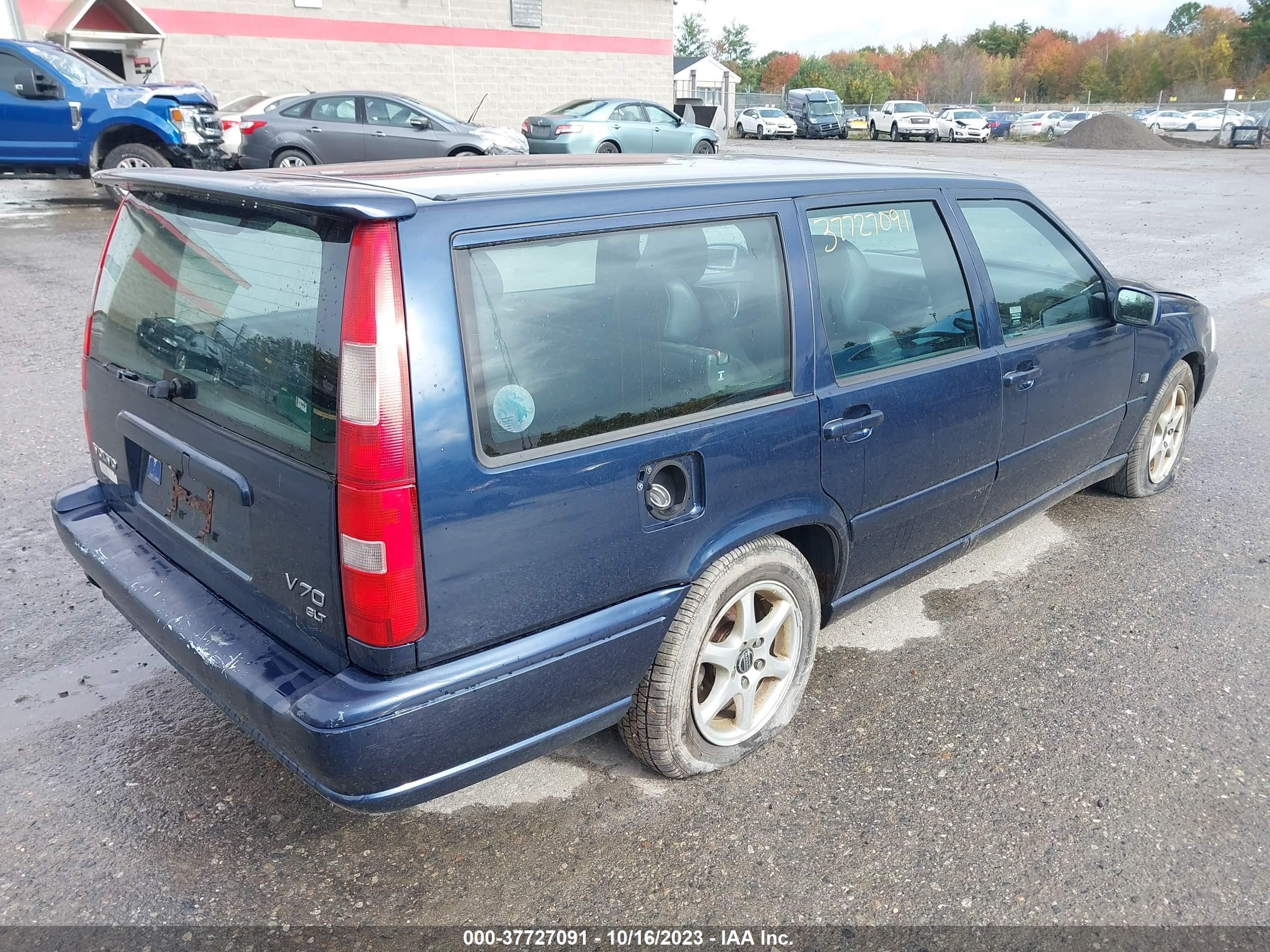 Photo 3 VIN: YV1LW56D9X2618915 - VOLVO V70 