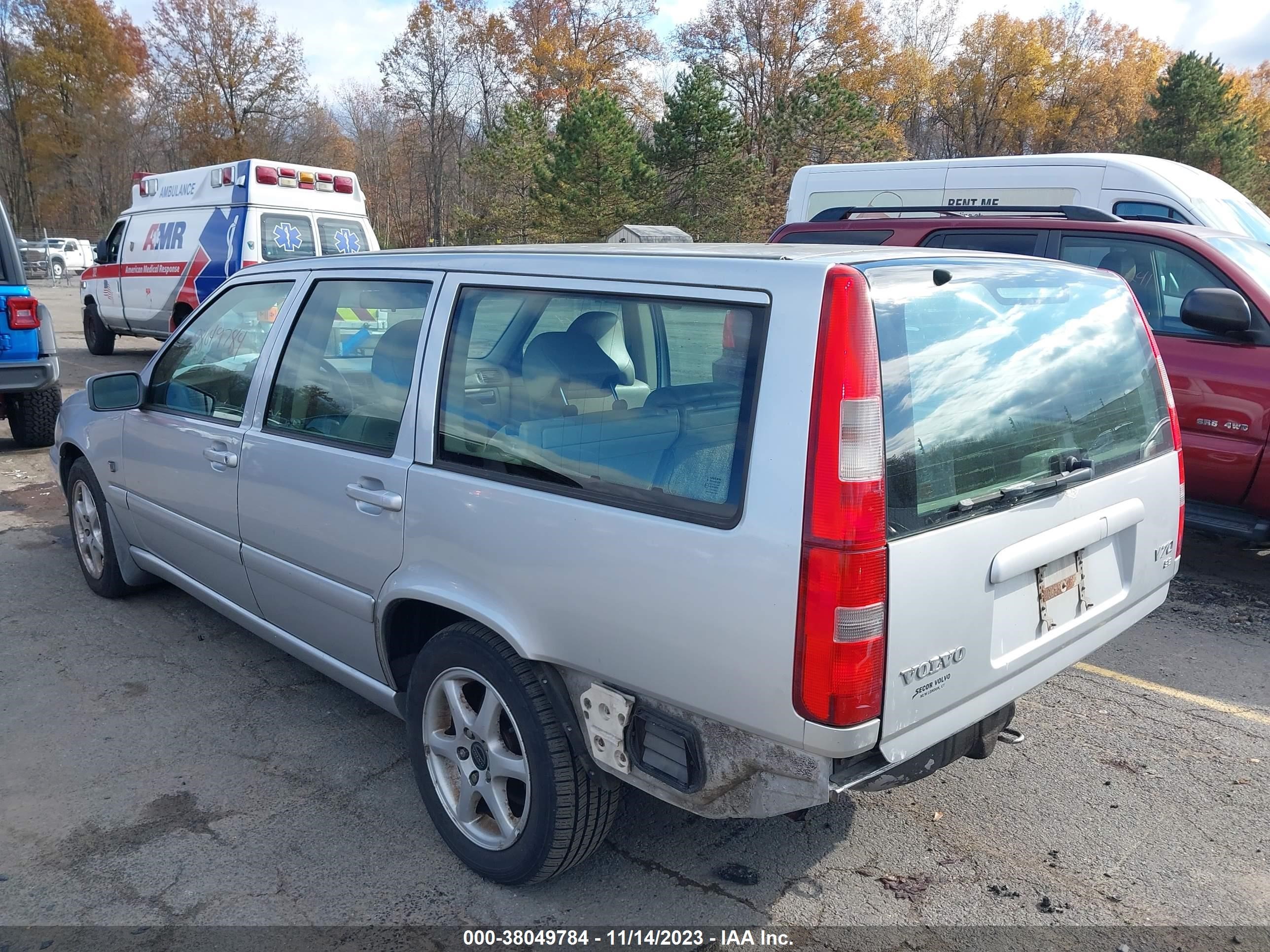 Photo 2 VIN: YV1LW61J6Y2709015 - VOLVO V70 