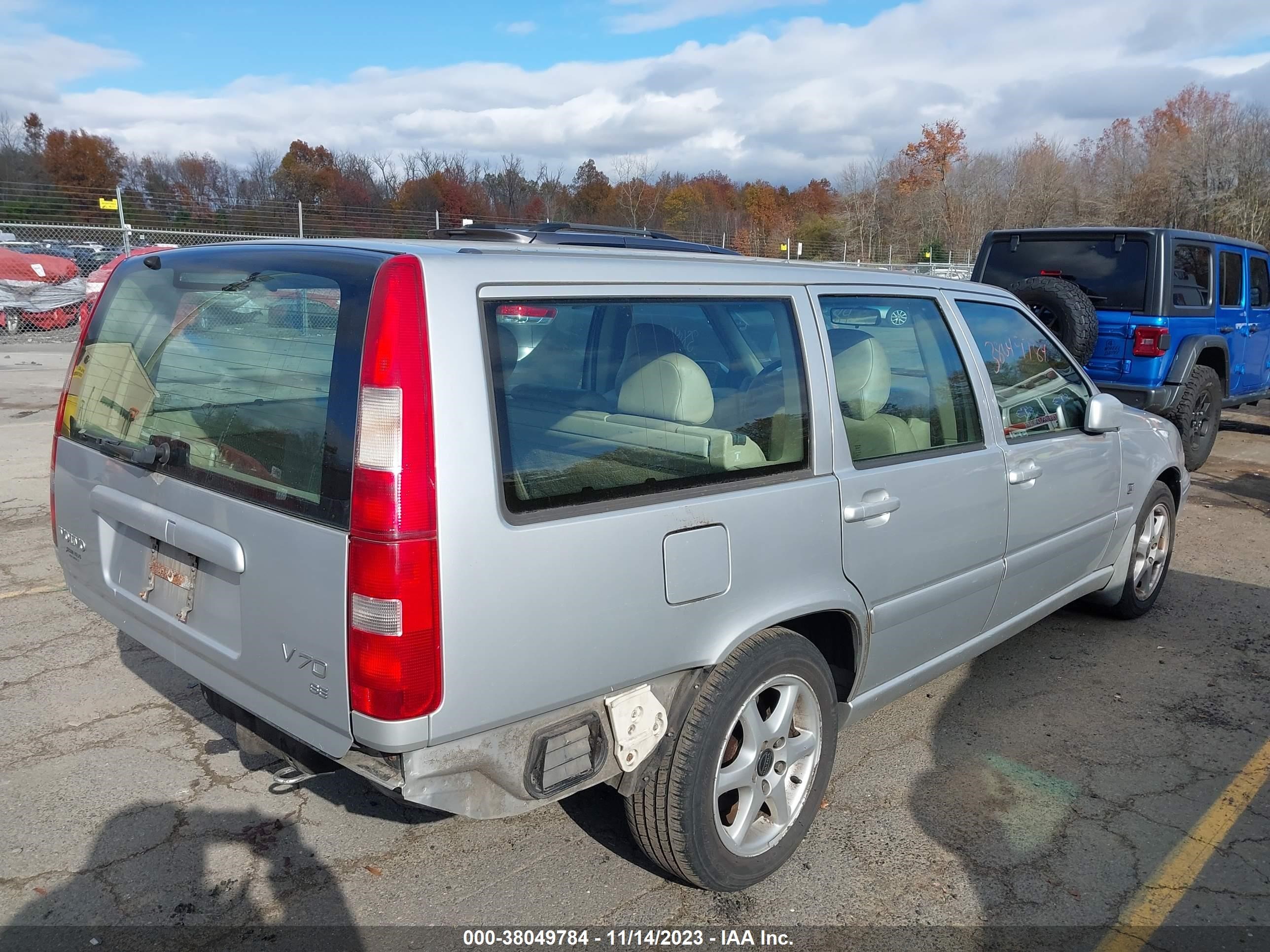 Photo 3 VIN: YV1LW61J6Y2709015 - VOLVO V70 