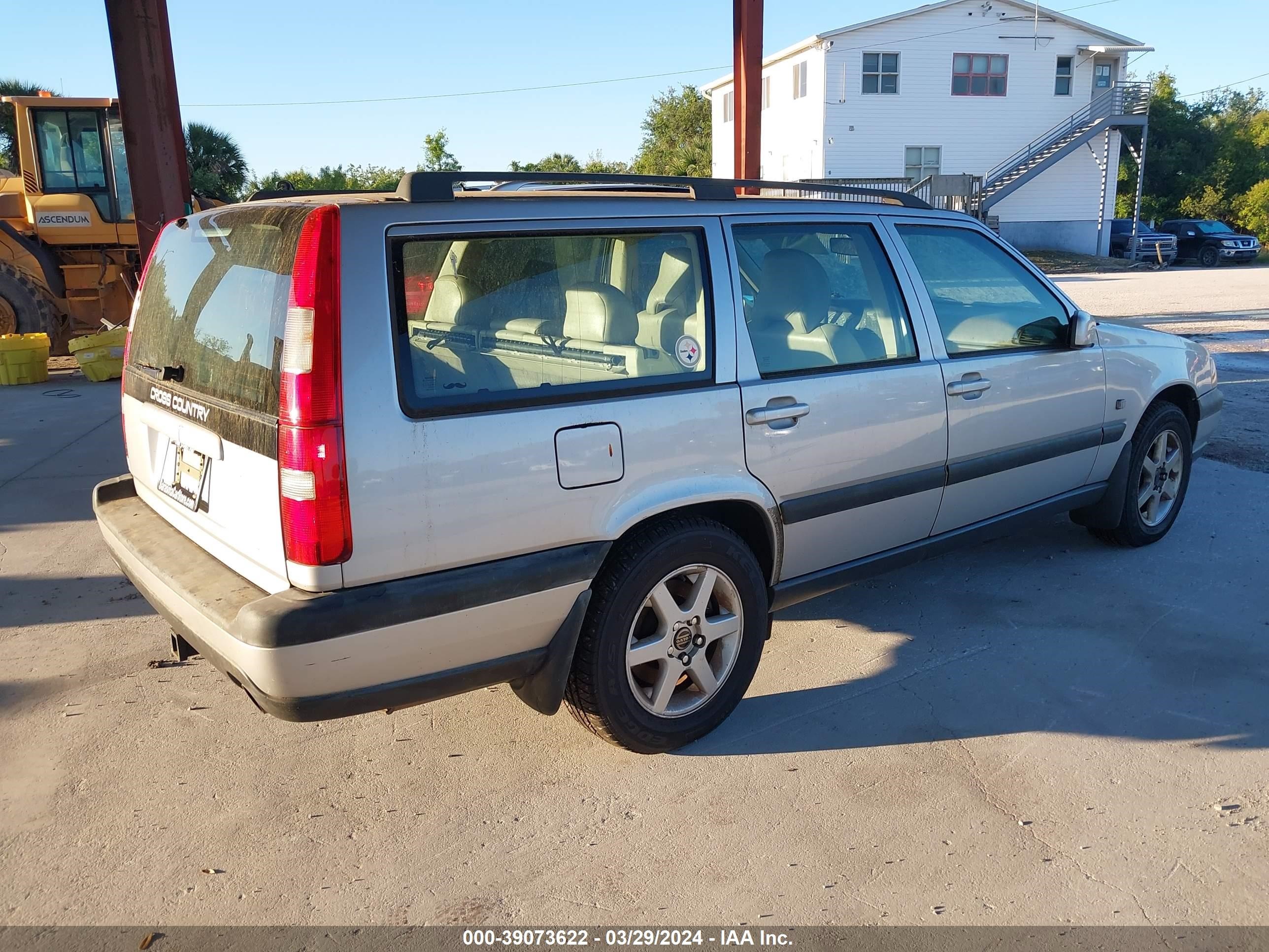 Photo 3 VIN: YV1LZ56D7X2611159 - VOLVO V70 