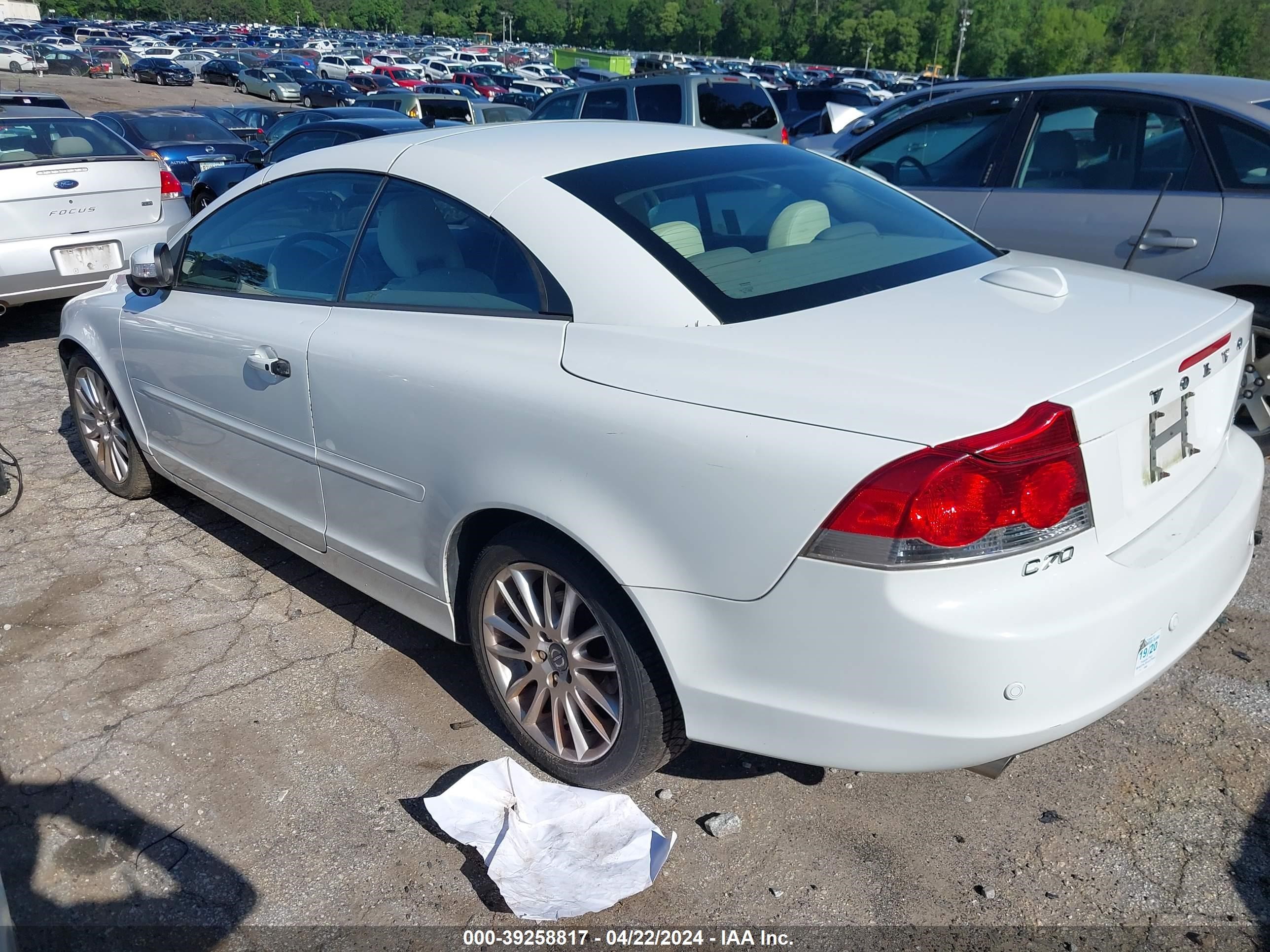 Photo 2 VIN: YV1MC67249J075689 - VOLVO C70 