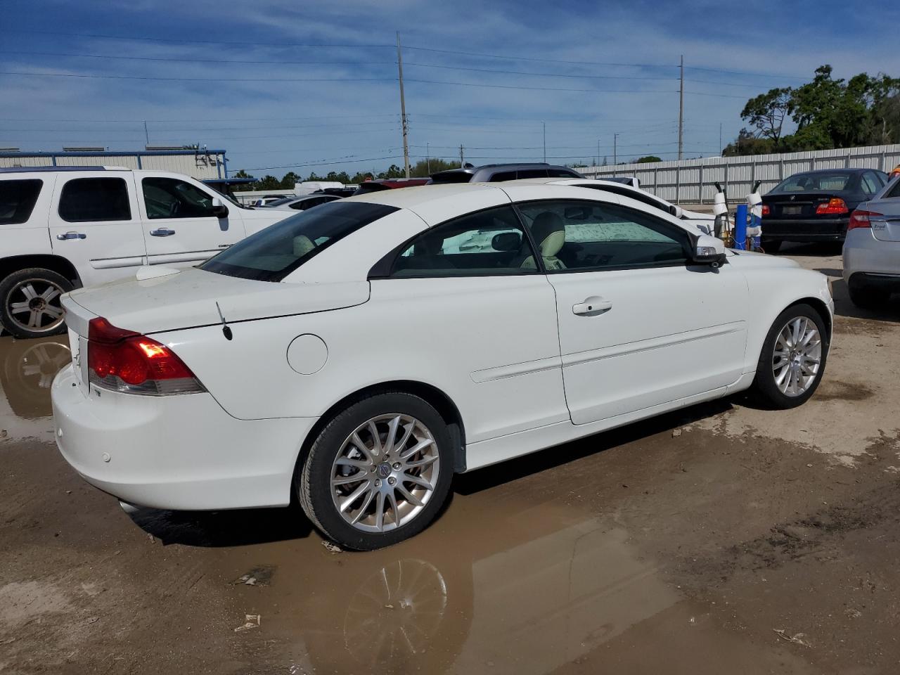 Photo 2 VIN: YV1MC672X8J054778 - VOLVO C70 