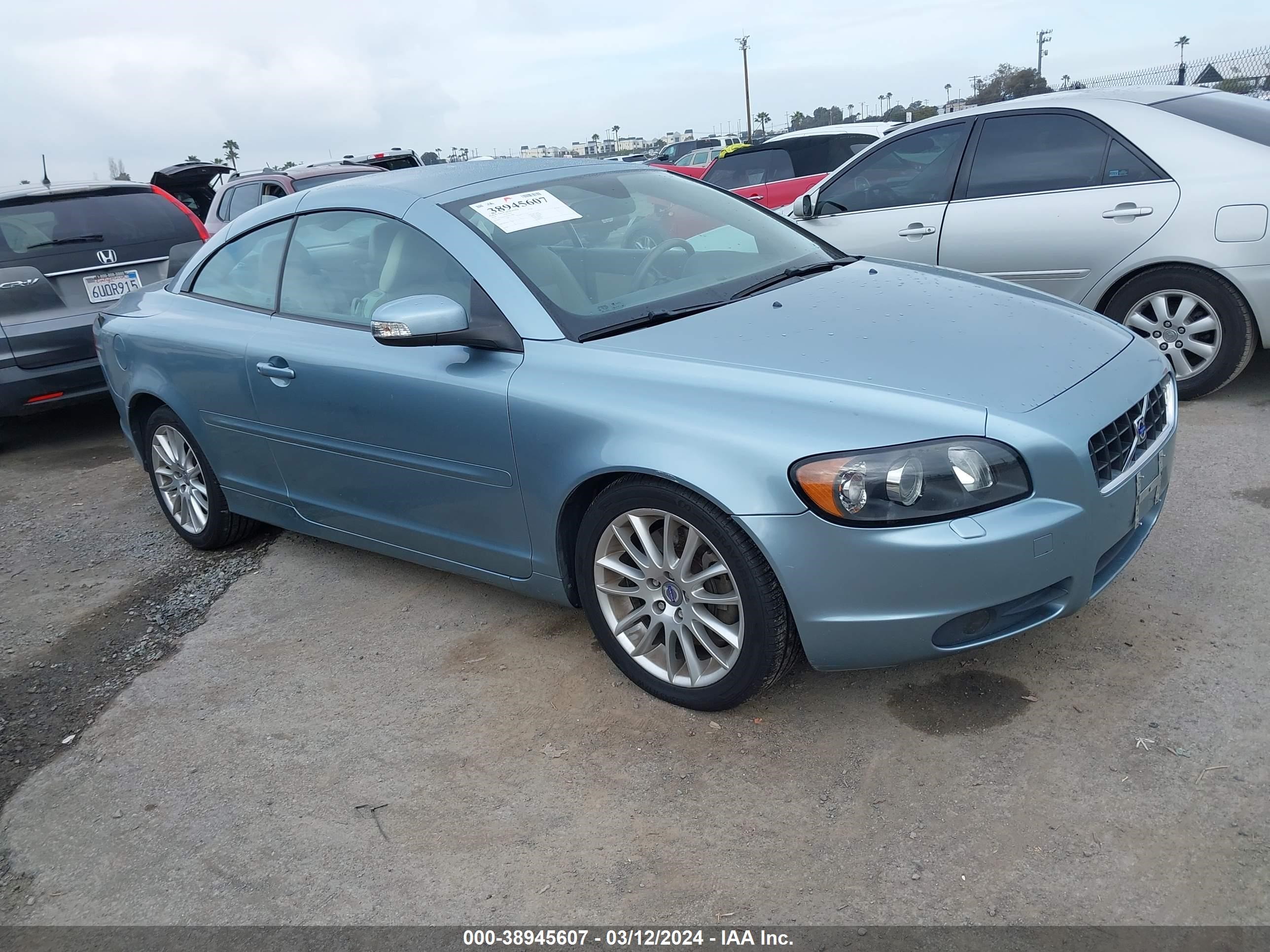 Photo 0 VIN: YV1MC672X9J076880 - VOLVO C70 