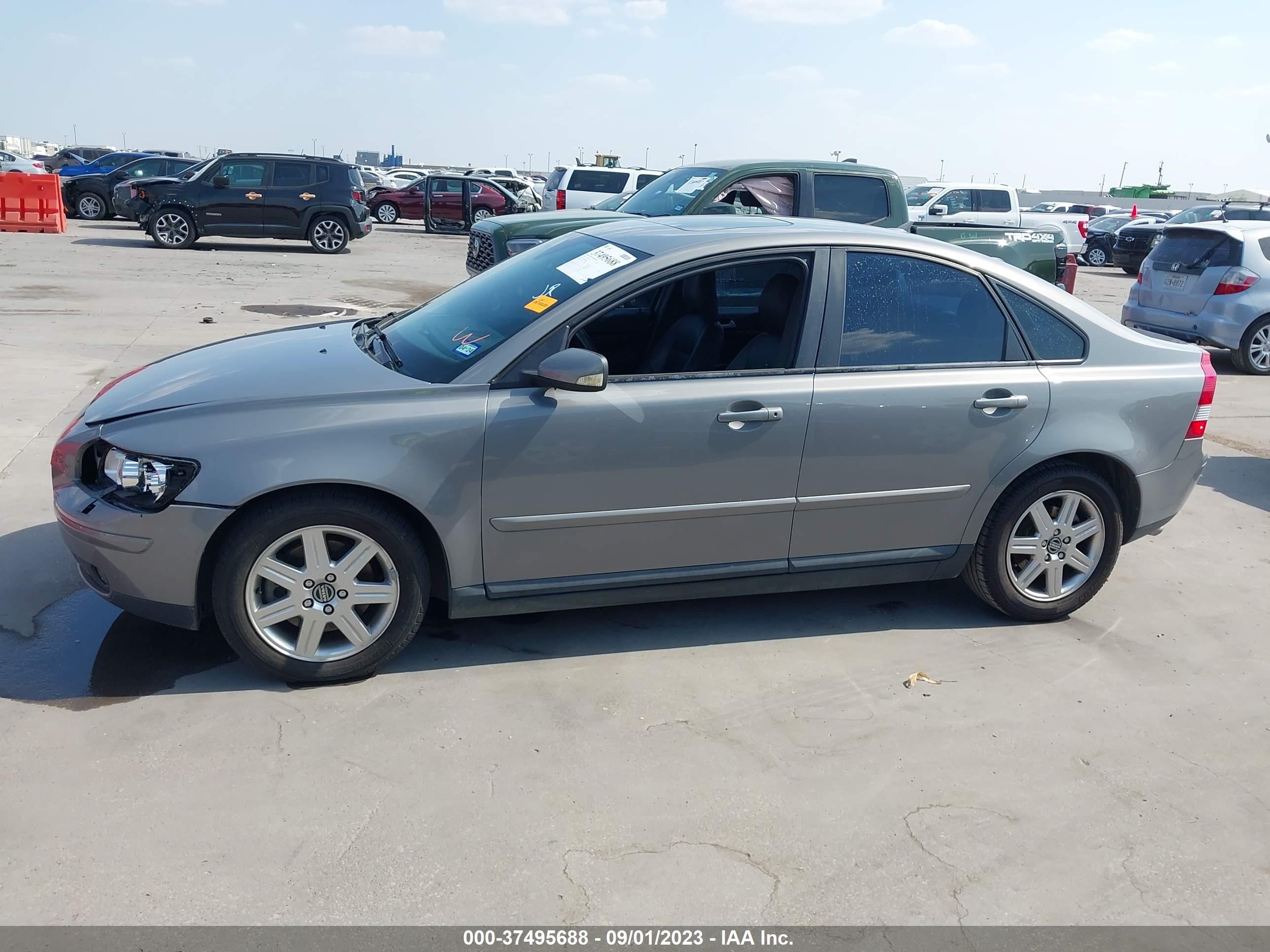 Photo 13 VIN: YV1MS682X42011905 - VOLVO S40 