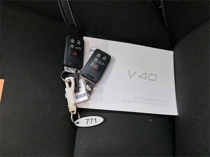 Photo 9 VIN: YV1MV2181H2411123 - VOLVO V40 