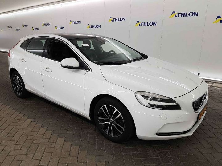 Photo 2 VIN: YV1MV2880H2422677 - VOLVO V40 