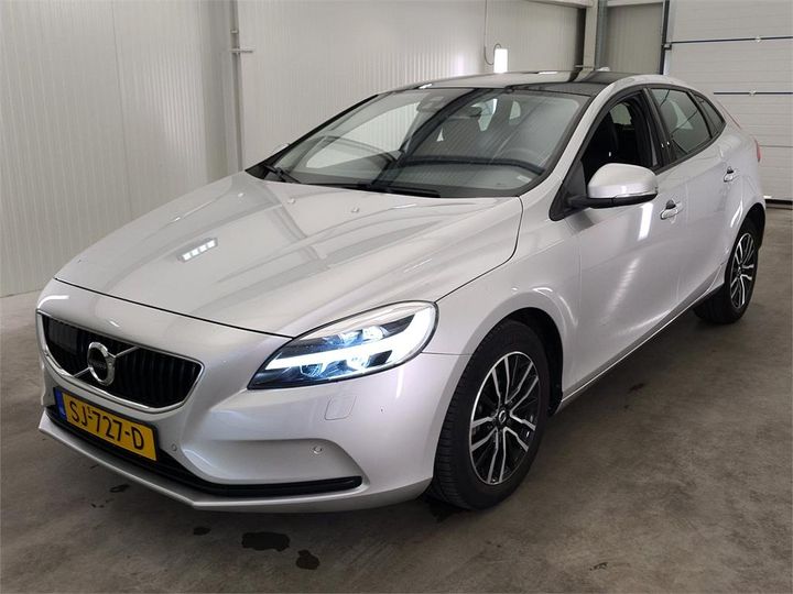 Photo 0 VIN: YV1MV2880J2509105 - VOLVO V40 