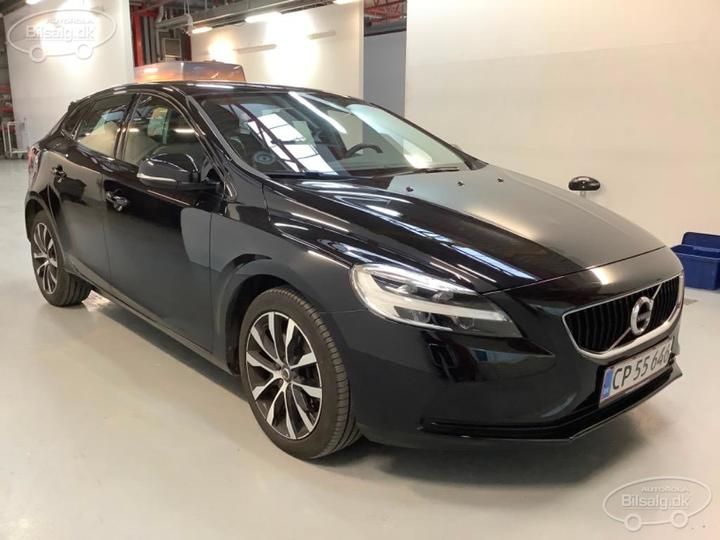 Photo 2 VIN: YV1MV32V0K2598398 - VOLVO V40 HATCHBACK 