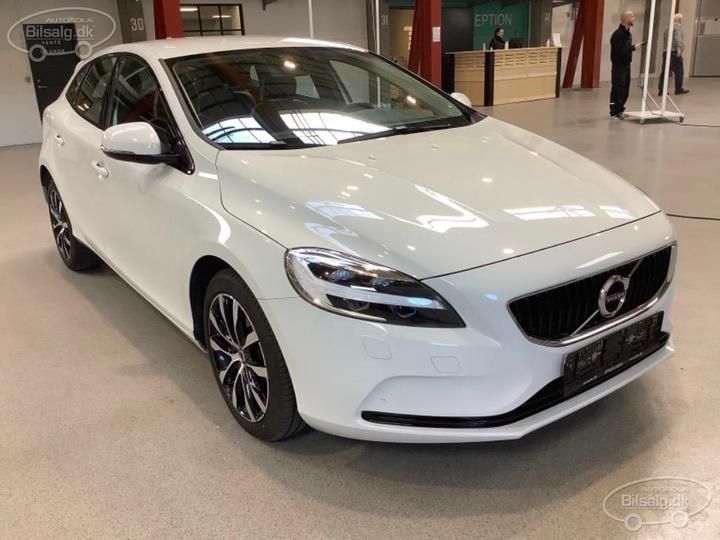 Photo 3 VIN: YV1MV32V0K2605240 - VOLVO V40 HATCHBACK 