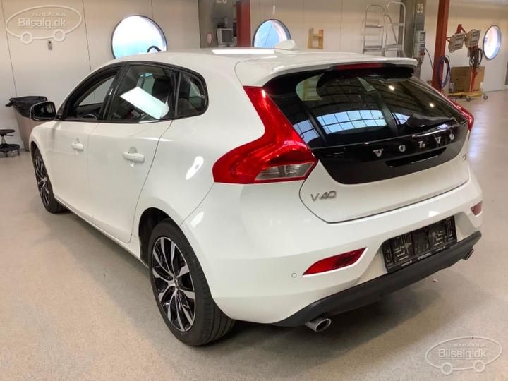 Photo 8 VIN: YV1MV32V0K2605240 - VOLVO V40 HATCHBACK 