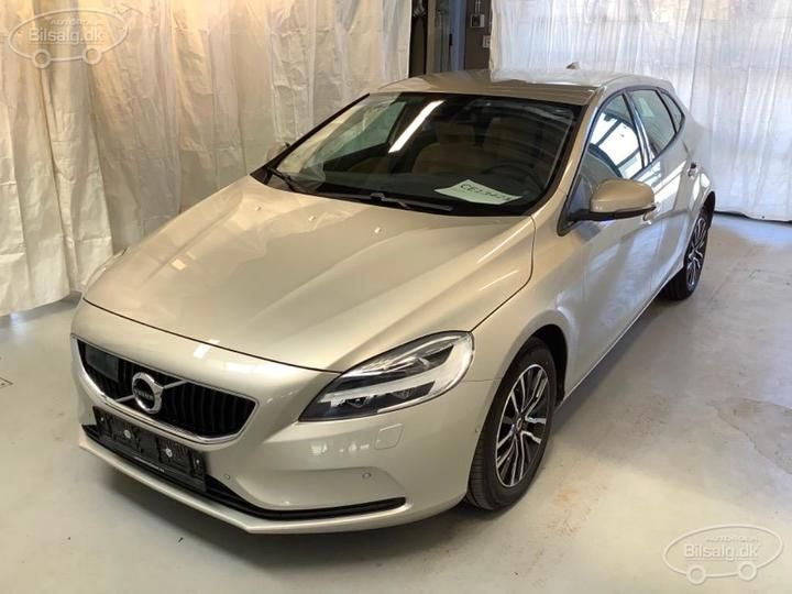 Photo 1 VIN: YV1MV35V1K2570698 - VOLVO V40 HATCHBACK 