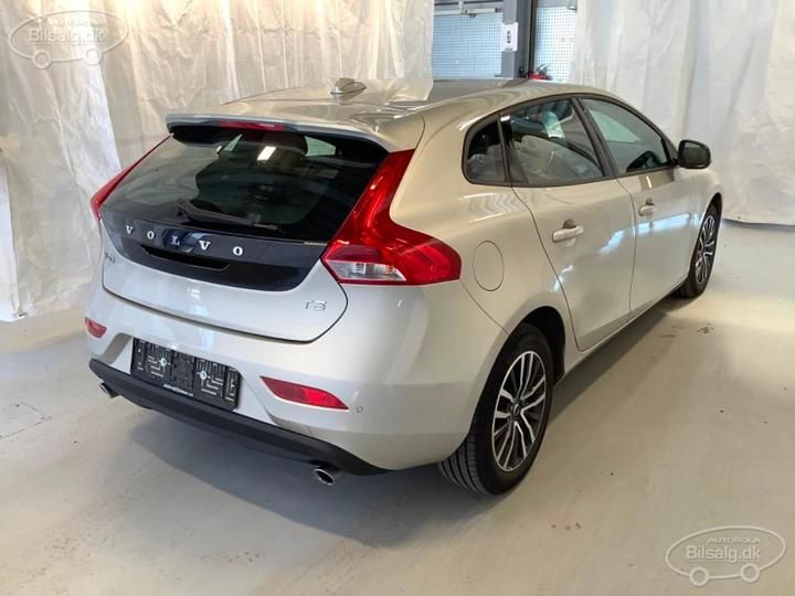 Photo 3 VIN: YV1MV35V1K2570698 - VOLVO V40 HATCHBACK 