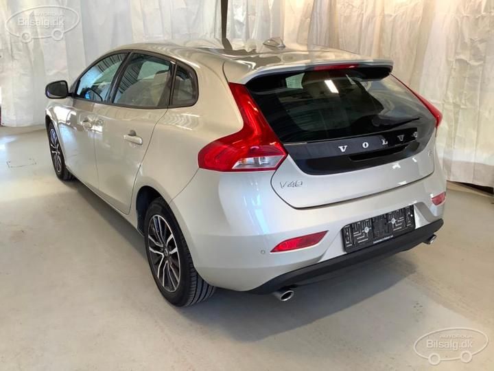 Photo 4 VIN: YV1MV35V1K2570698 - VOLVO V40 HATCHBACK 