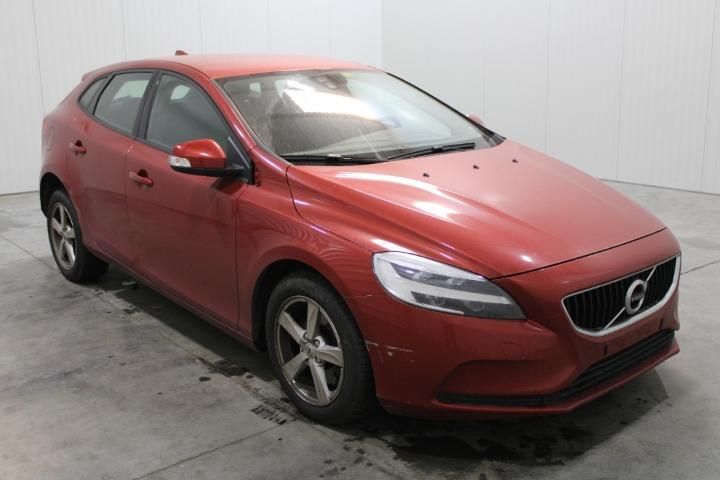 Photo 2 VIN: YV1MV36V1K2548881 - VOLVO V40 HATCHBACK 