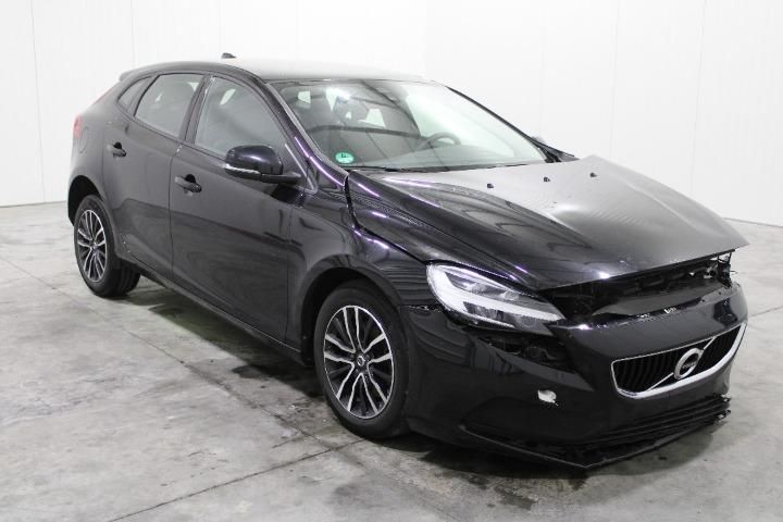 Photo 2 VIN: YV1MV36V1K2581586 - VOLVO V40 HATCHBACK 