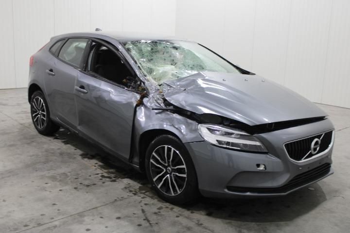 Photo 2 VIN: YV1MV36V1K2600077 - VOLVO V40 HATCHBACK 