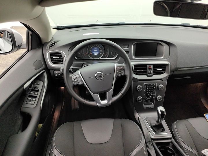 Photo 8 VIN: YV1MV70V1K2580800 - VOLVO V40 '16 