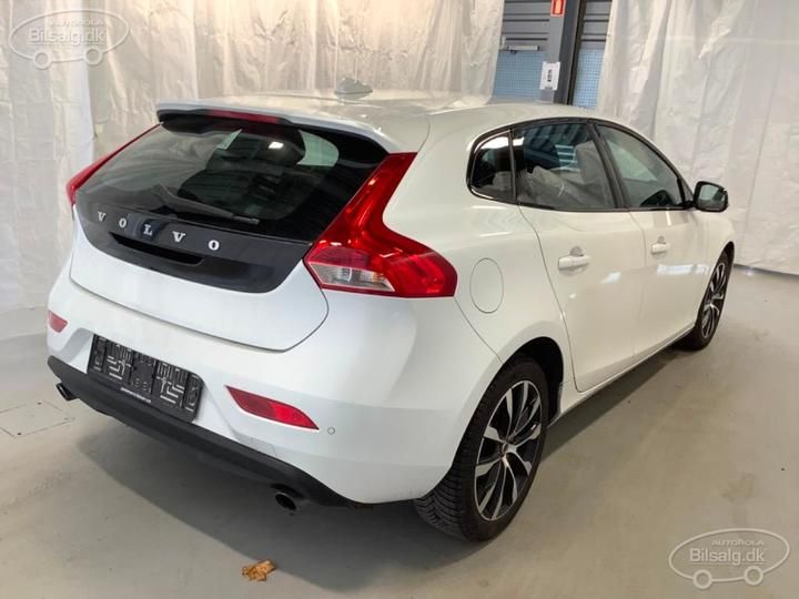 Photo 15 VIN: YV1MV72V0K2567559 - VOLVO V40 HATCHBACK 