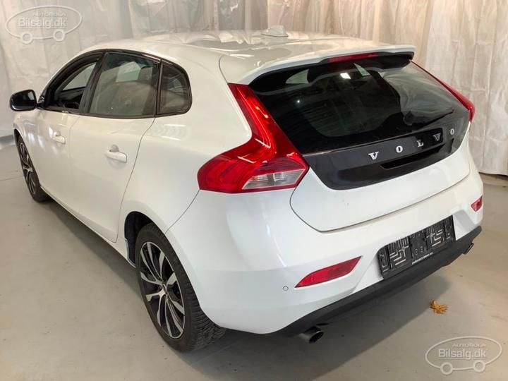 Photo 16 VIN: YV1MV72V0K2567559 - VOLVO V40 HATCHBACK 