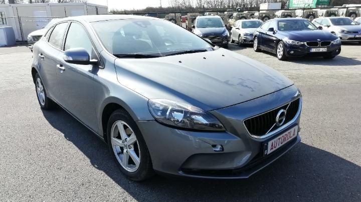 Photo 3 VIN: YV1MV7431H2383856 - VOLVO V40 HATCHBACK 