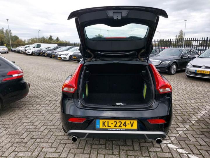 Photo 27 VIN: YV1MV7431H2393091 - VOLVO V40 