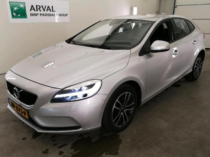 Photo 0 VIN: YV1MV7431H2402049 - VOLVO V40 