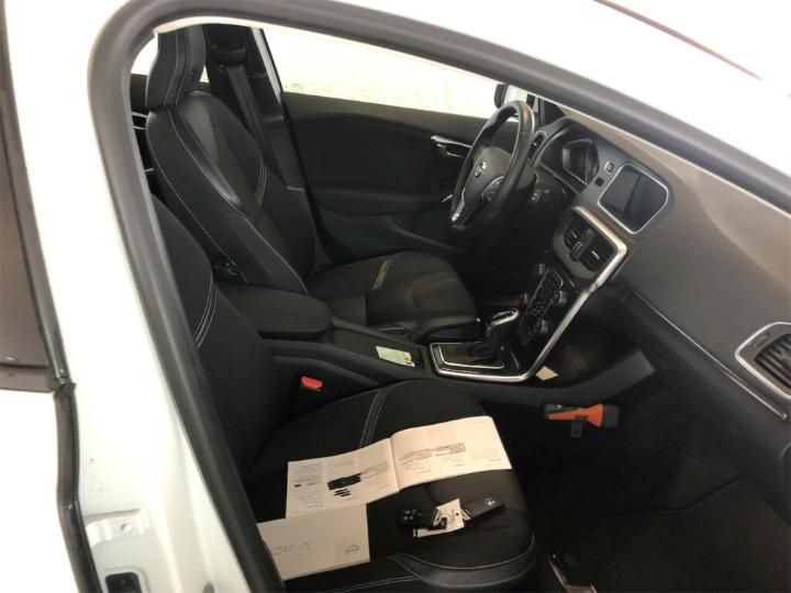 Photo 28 VIN: YV1MV7480J2483929 - VOLVO V40 