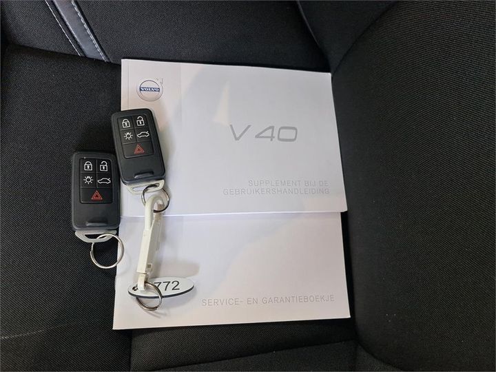 Photo 9 VIN: YV1MV7481J2451320 - VOLVO V40 