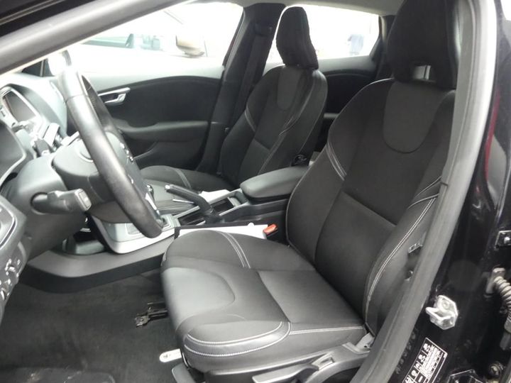 Photo 9 VIN: YV1MV7481J2477853 - VOLVO V40 - 2016 