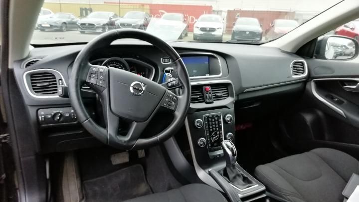 Photo 20 VIN: YV1MV74L0H2380953 - VOLVO V40 HATCHBACK 